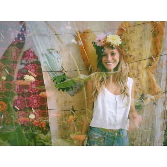 Meet your Posher, Caroline - Picture 1 of 1